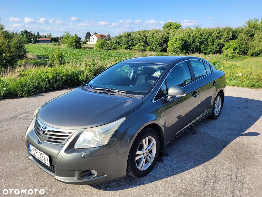 Toyota Avensis - 2