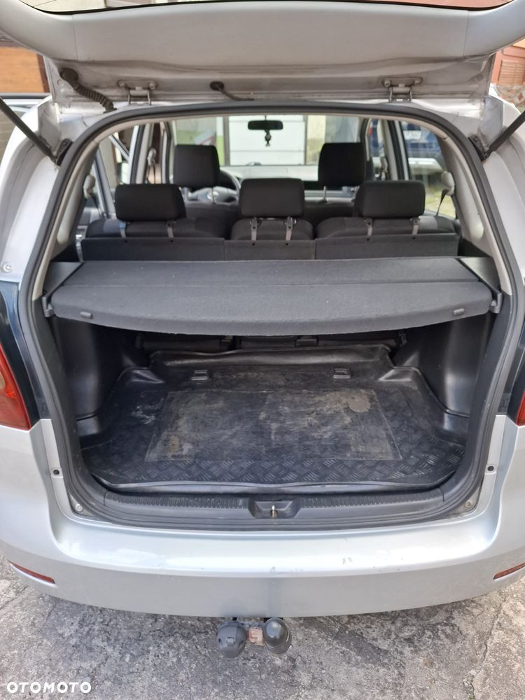 Toyota Corolla Verso 2.0 D-4D linea sol - 10
