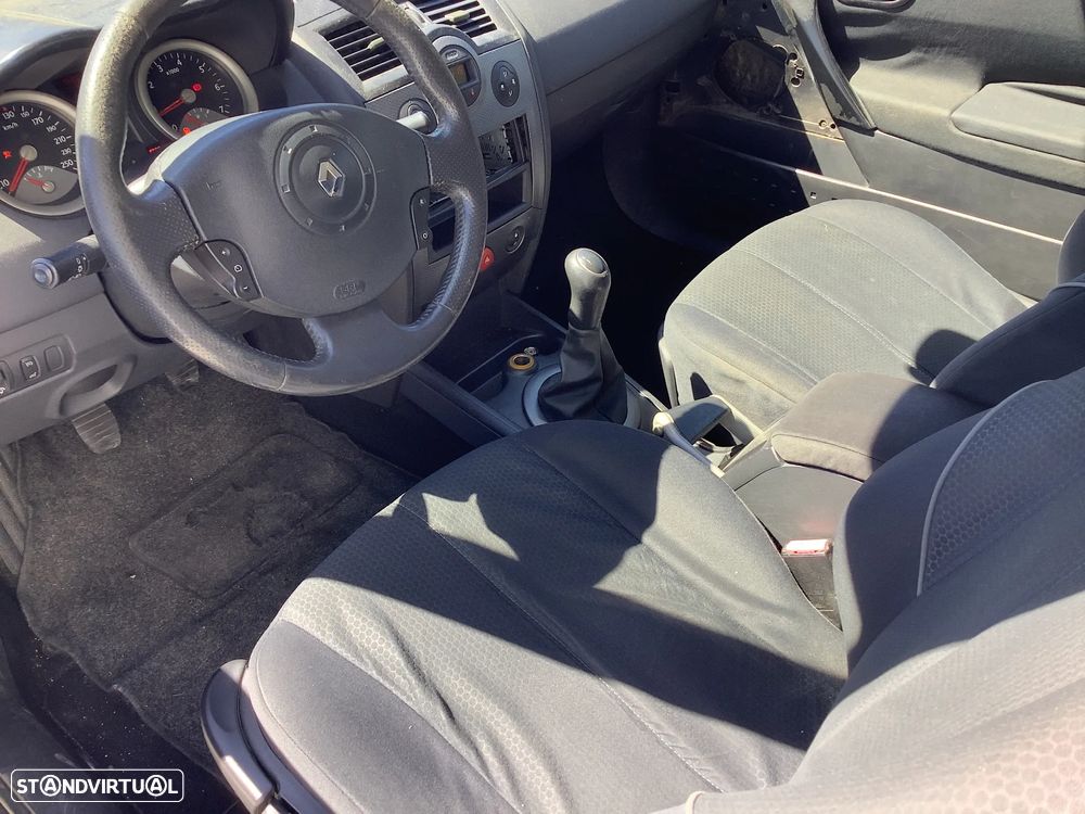 Renault Megane II 1.5 DCi 82cv - 5
