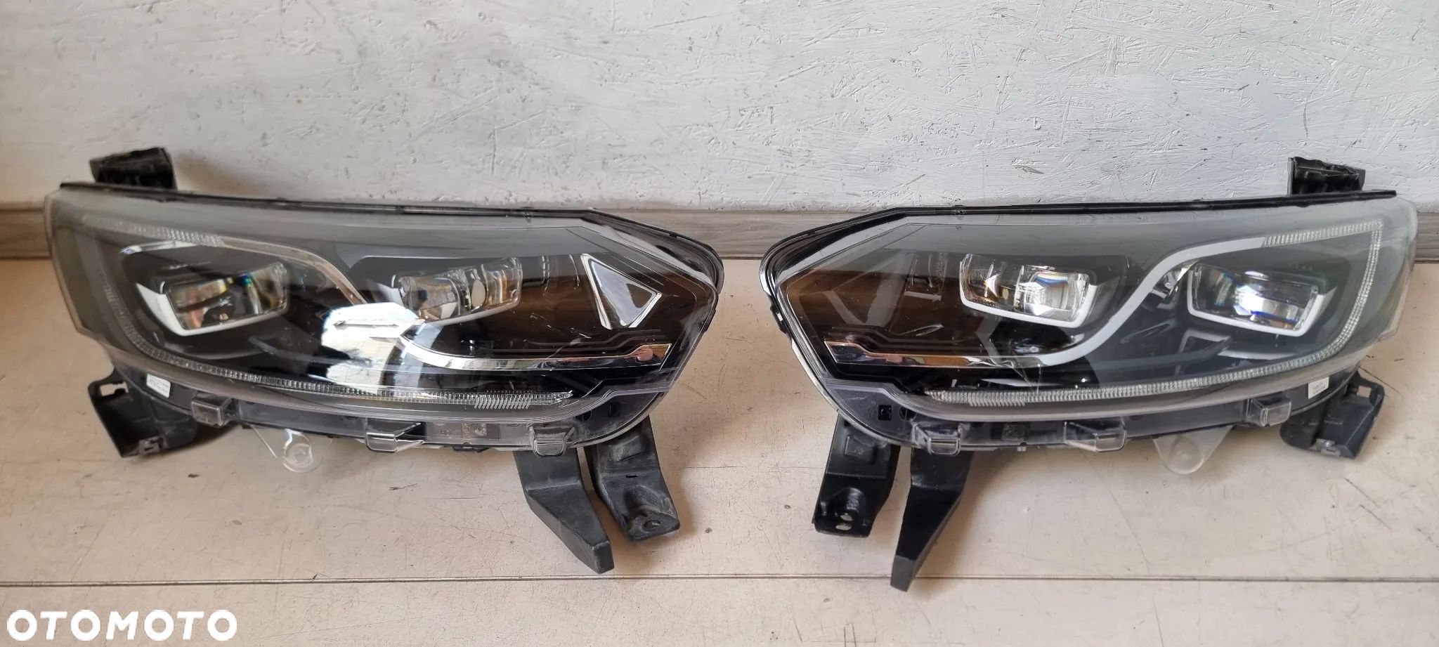 Lampa PURE LED przód prawa lewa RENAULT ESPACE V 5 - 1