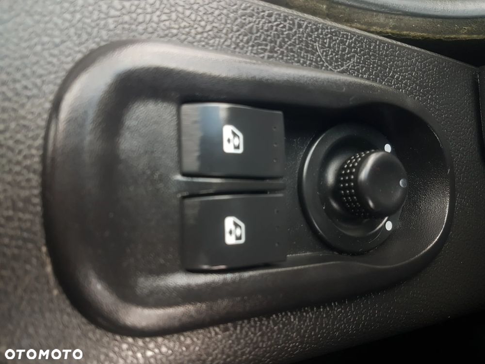 Renault MASTER KONTENER 8EP 4,22x2,23x2,22 KLIMA MANUAL KRAJOWY 6-BIEGÓW - 9