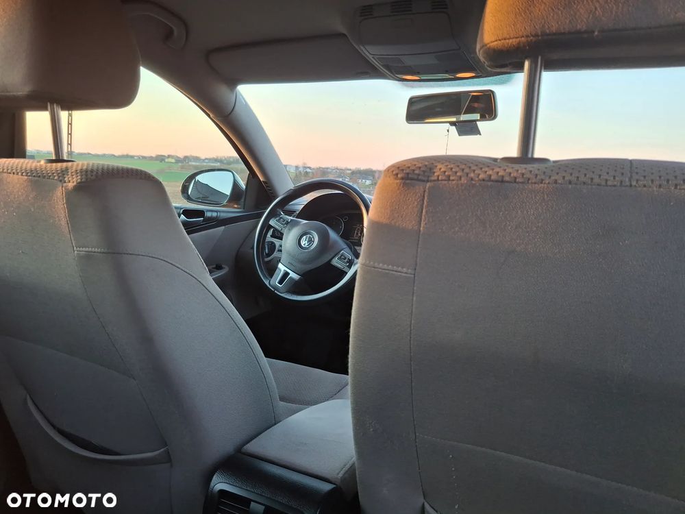 Volkswagen Passat 2.0 TDI Comfortline - 9