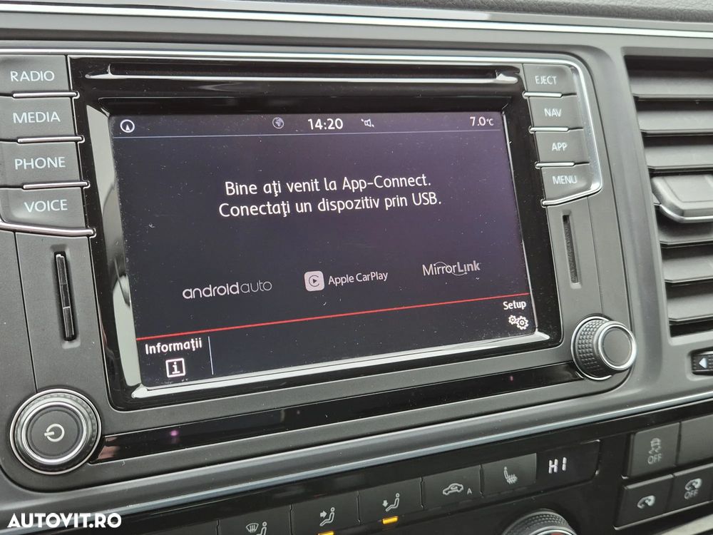 Volkswagen Multivan - 25