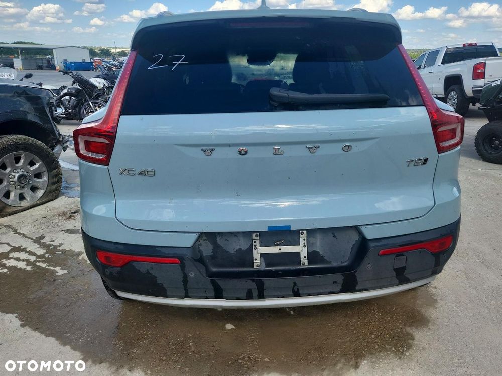 Volvo XC 40 T5 AWD Momentum - 6