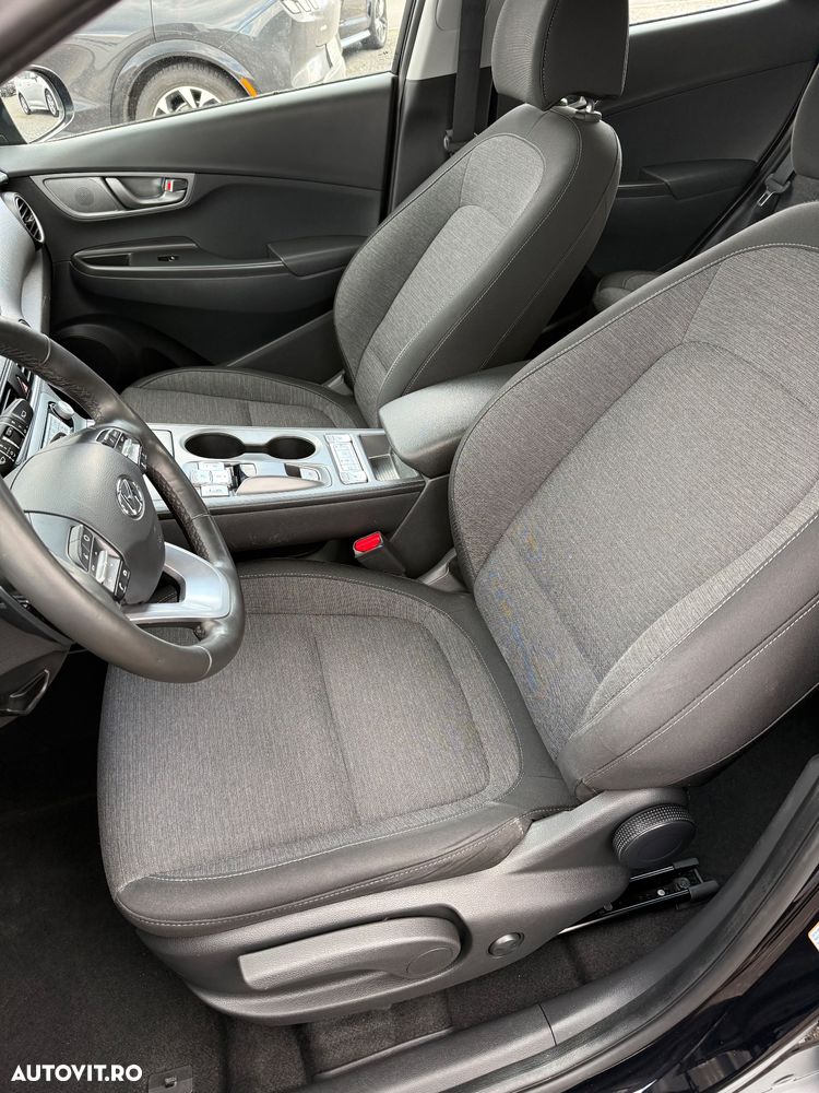 Hyundai KONA Premium - 24