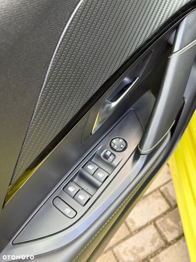Peugeot 208 - 14