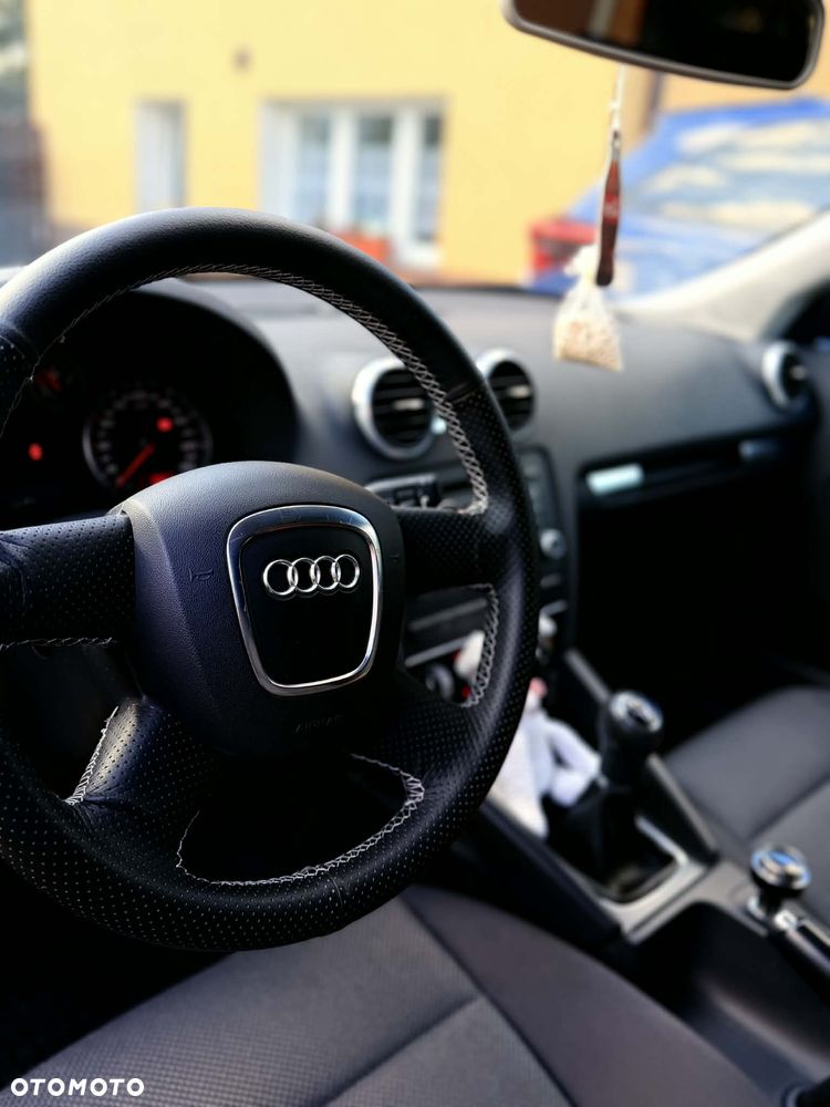 Audi A3 Sportback 1.6 Ambiente - 6