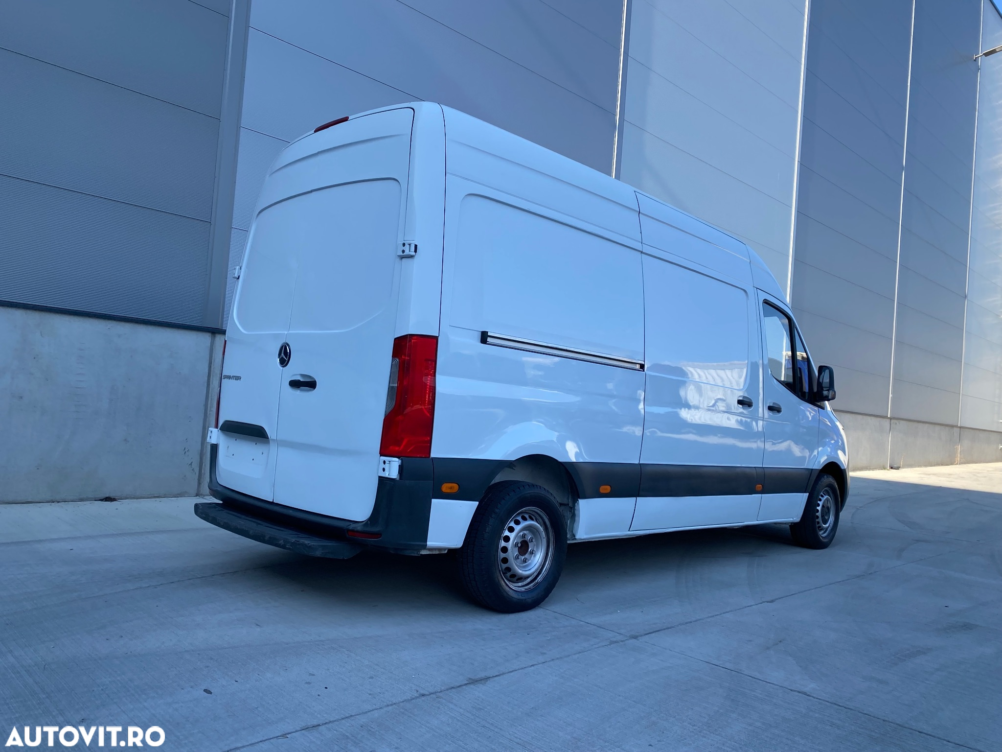 Mercedes-Benz Sprinter - 9