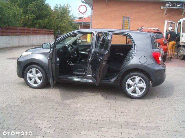 Toyota Urban Cruiser - 10