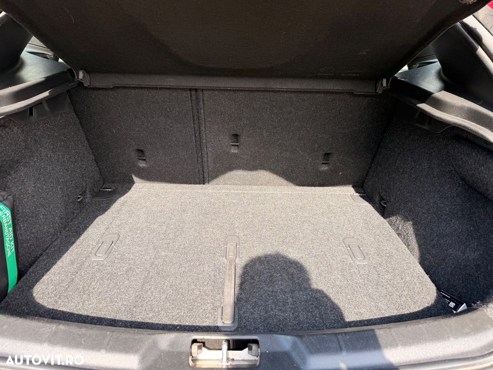 Volvo V40 D2 Linje Svart - 24