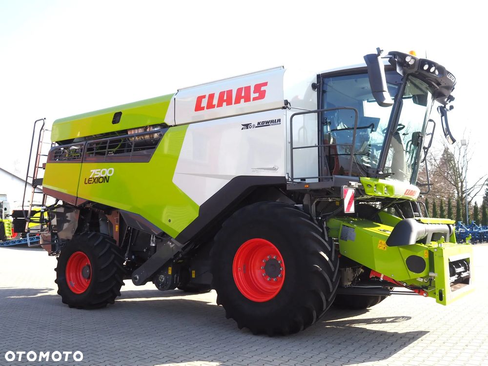 Claas Lexion 7500 + V930 - 5