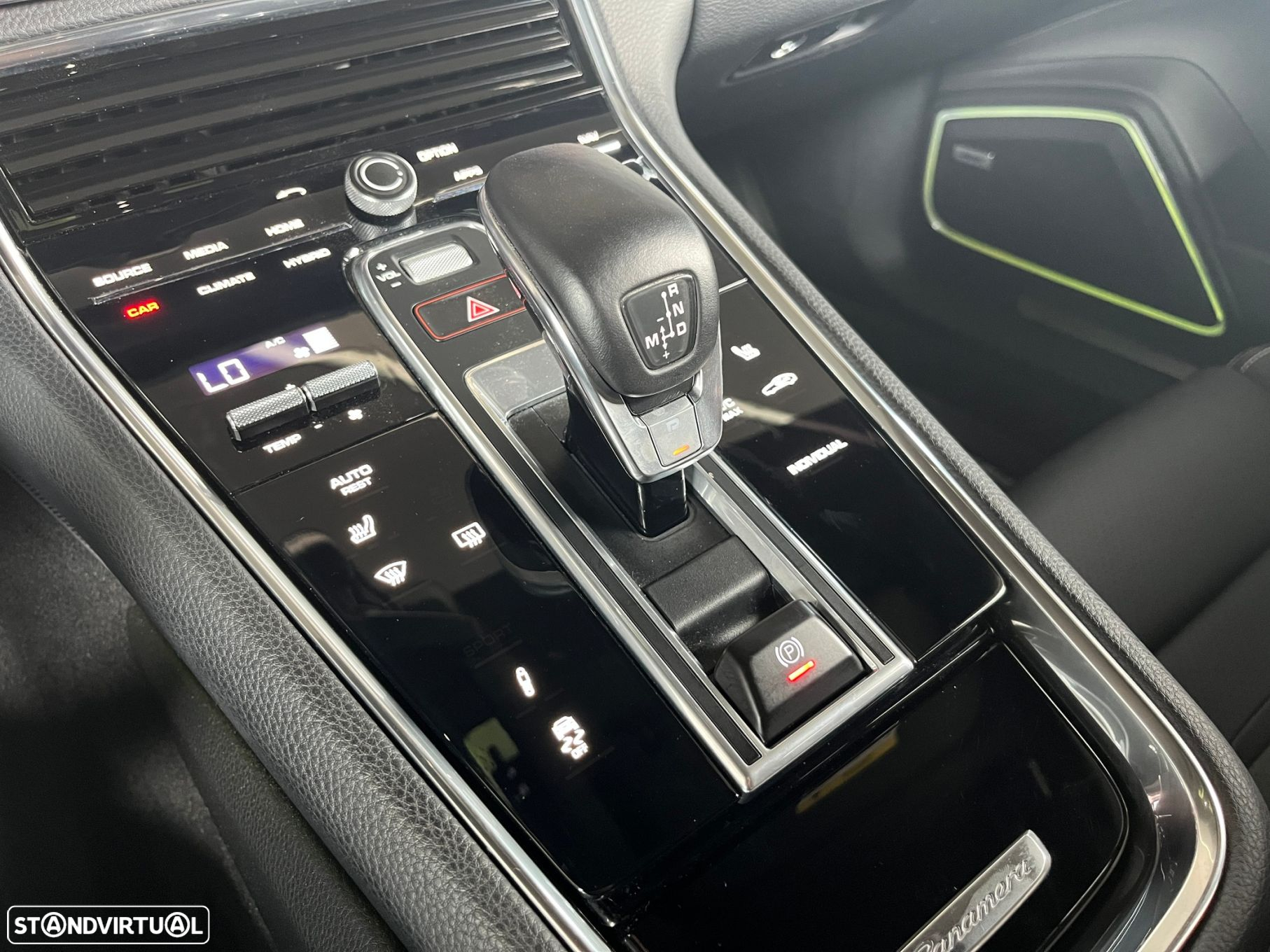 Porsche Panamera Sport Turismo 4 E-Hybrid 10 Years Edition - 36