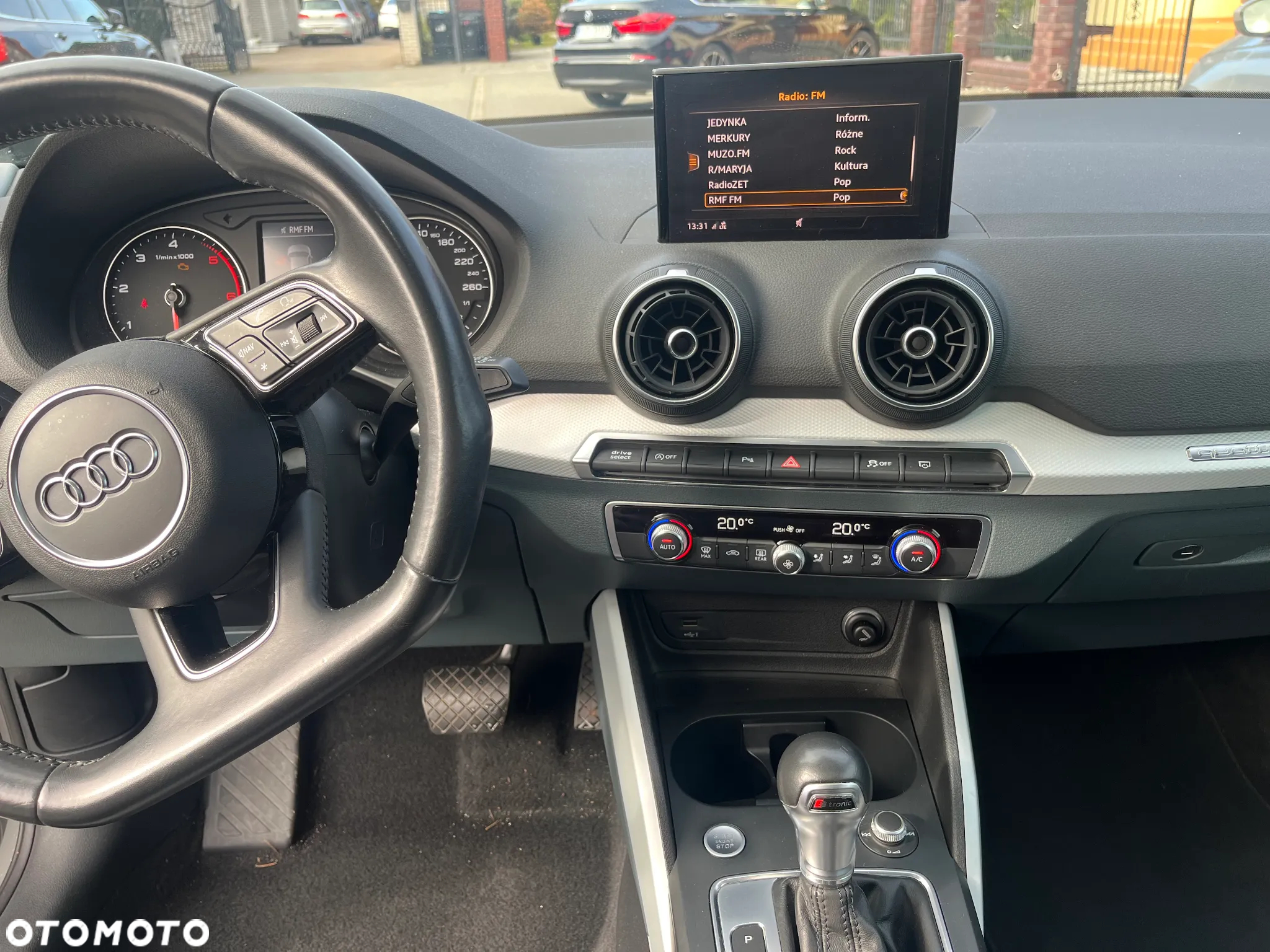 Audi Q2 35 TDI quattro S tronic design - 9