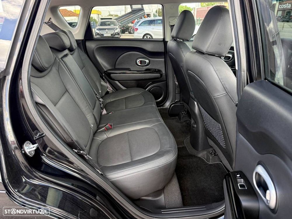 Kia Soul 1.6 CRDi TX - 12