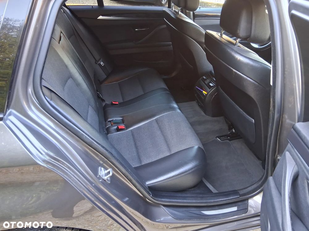 BMW Seria 5 520d Touring Sport-Aut - 13
