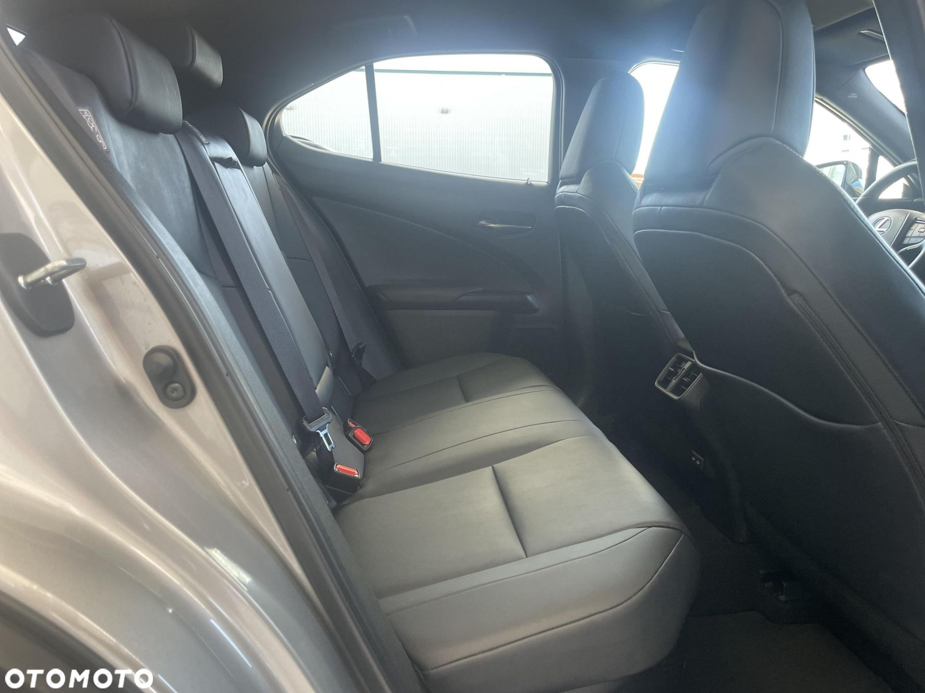 Lexus UX - 9