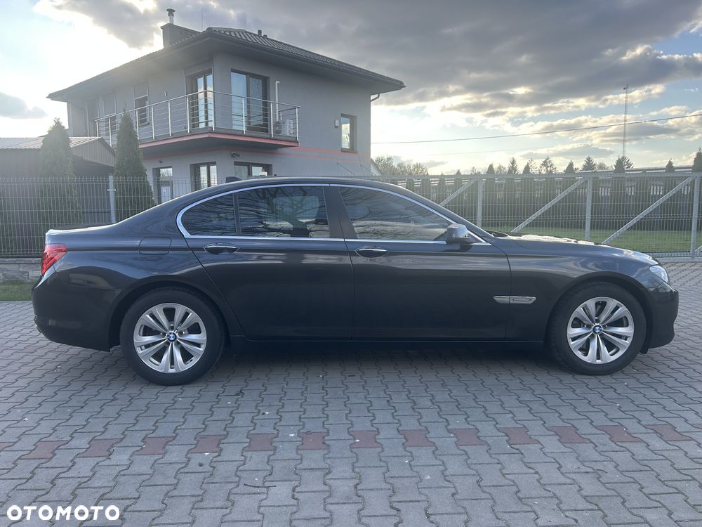 BMW Seria 7 740d - 4