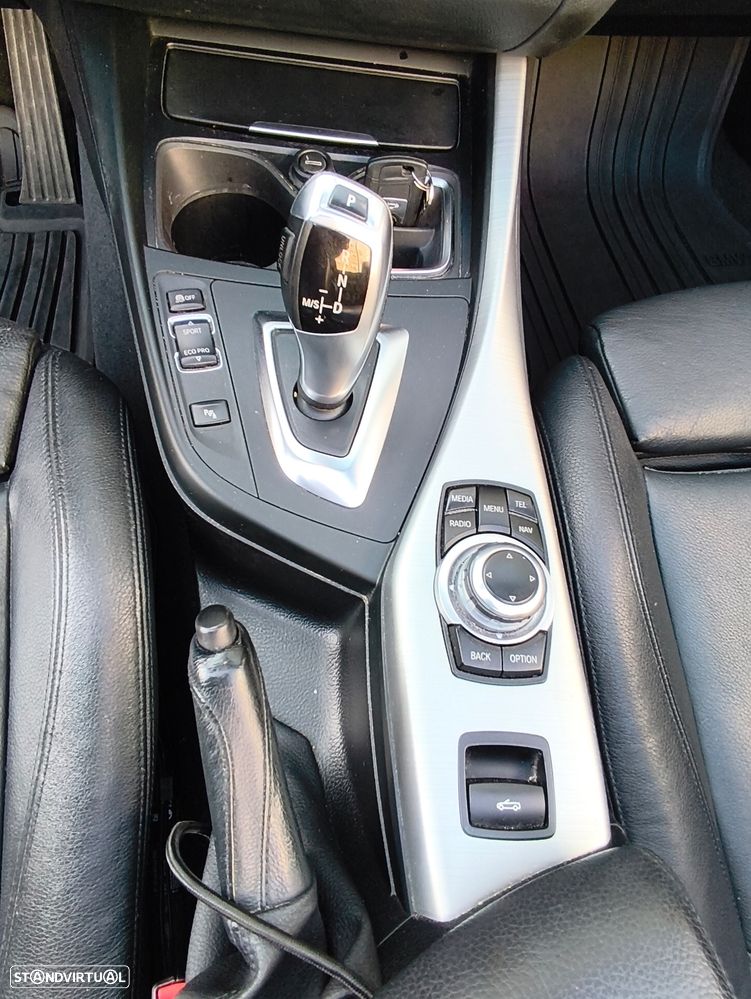 BMW 220 d Aut. Sport Line - 23