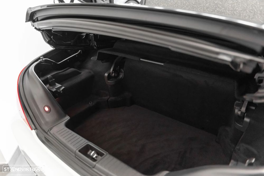 Mercedes-Benz SL 63 AMG Speedshift MCT 7-Vel Sports Transmission Performance Package - 23