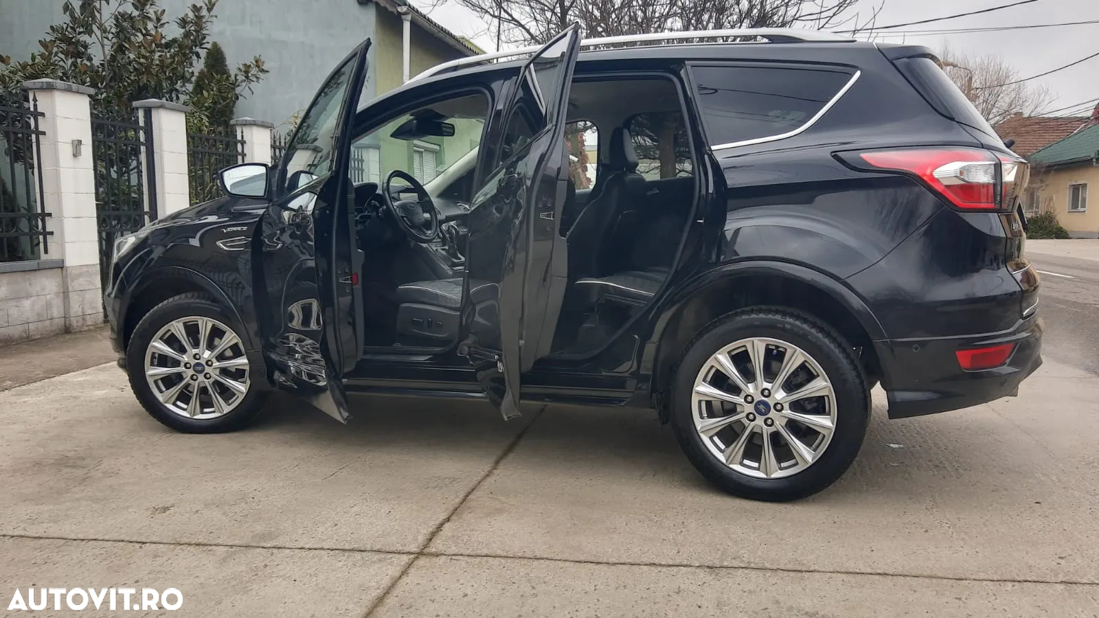Ford Kuga - 8
