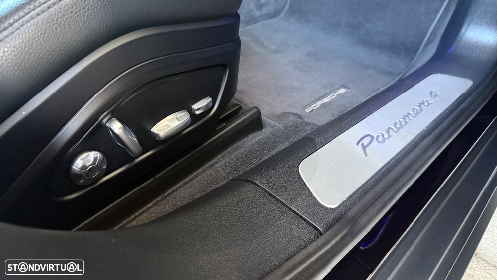 Porsche Panamera 4 E-Hybrid - 32
