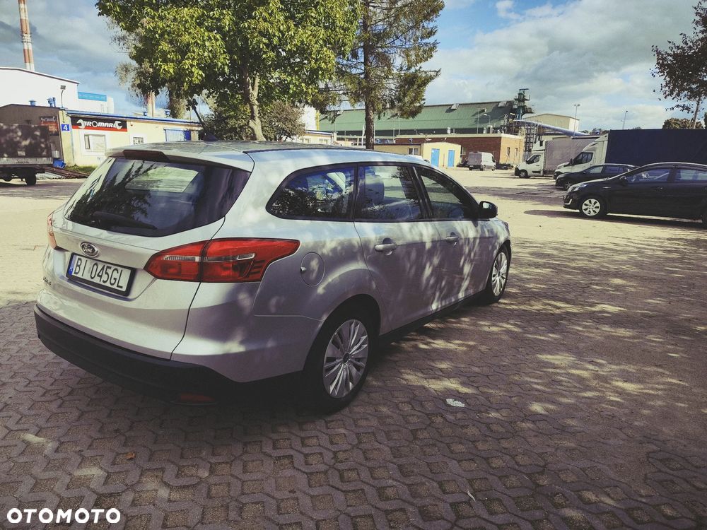 Ford Focus 1.5 TDCi SYNC Edition - 6