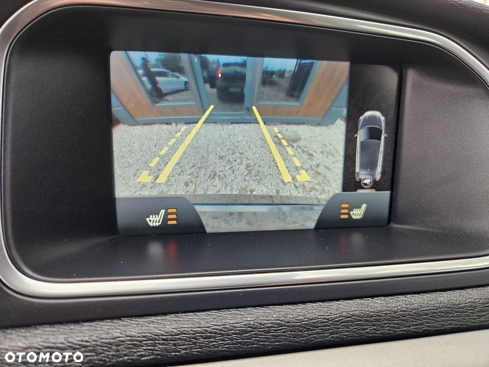 Volvo V40 D3 Momentum - 24