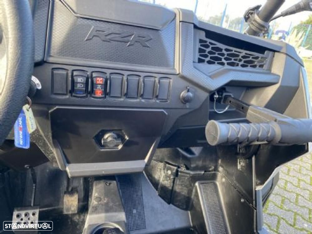 Polaris RZR - 18