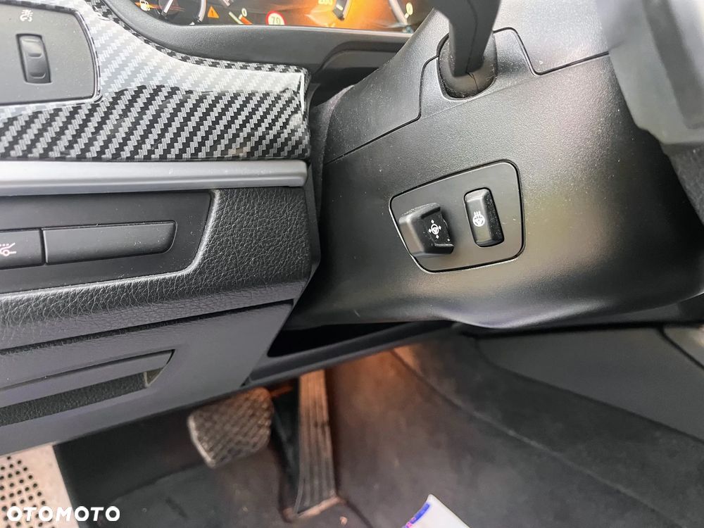 BMW Seria 5 M550d xDrive - 21