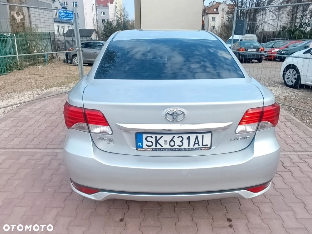 Toyota Avensis 2.0 D-4D Luna - 11