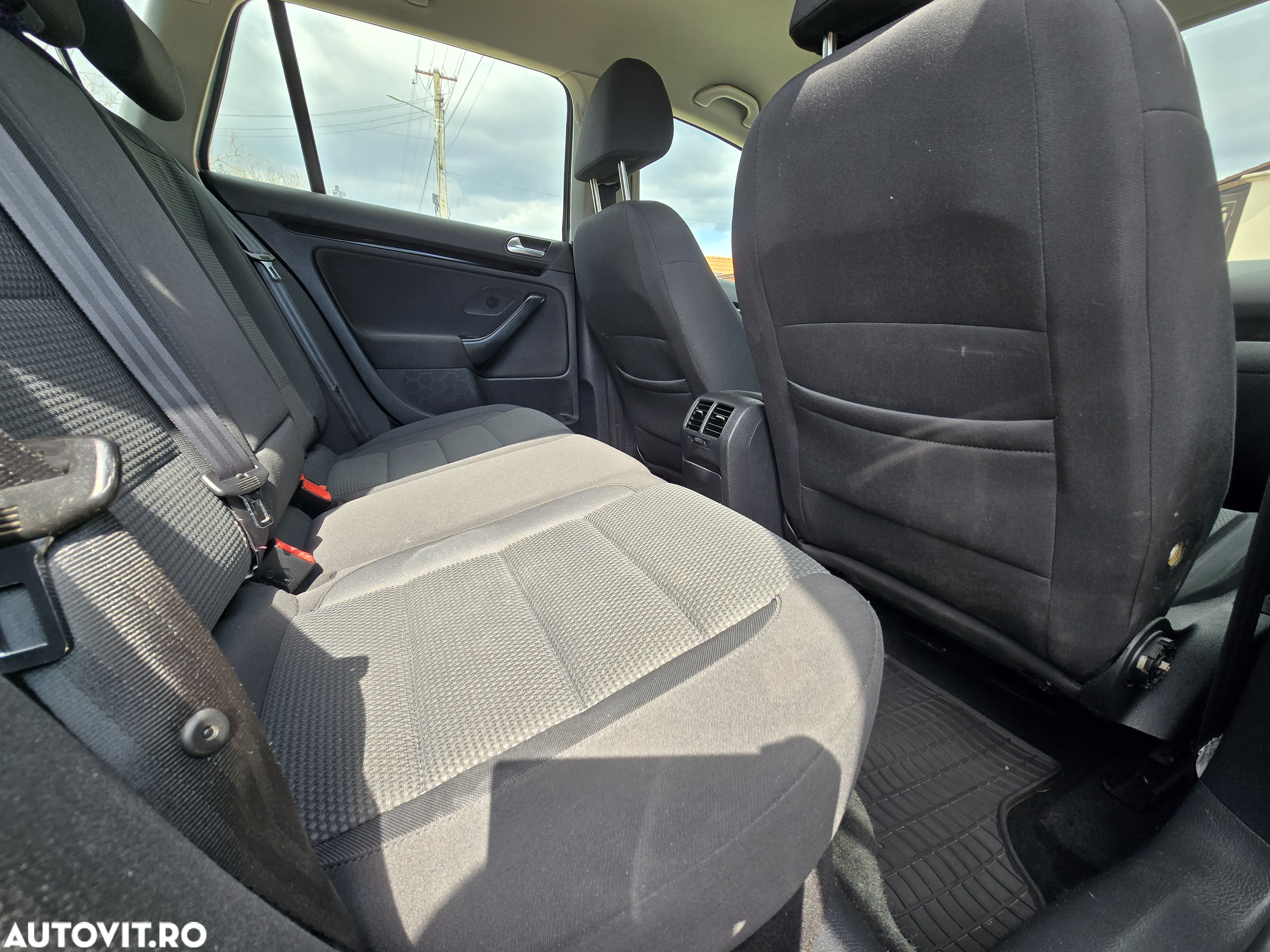 Volkswagen Golf 1.6 TDI BlueMotion Technology Comfortline - 9