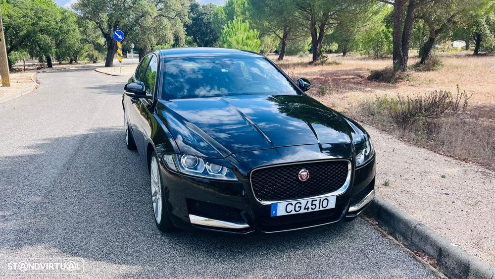 Jaguar XF - 11