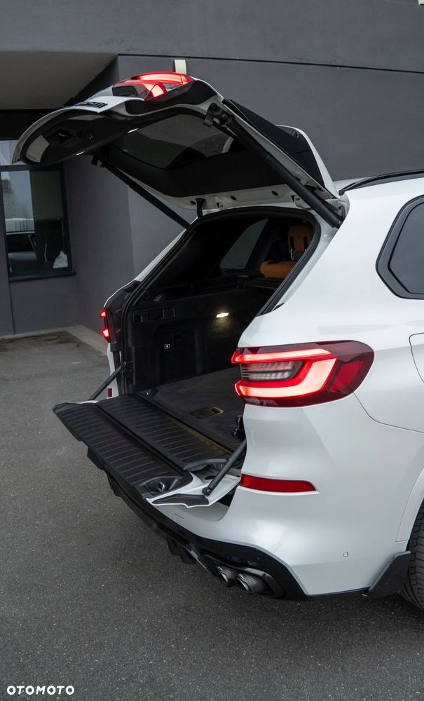BMW X5 M M50i - 13
