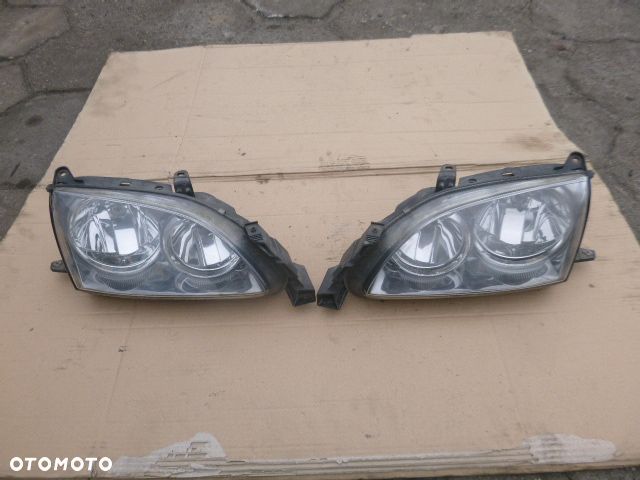 LAMPA LEWY PRZÓD LEWA PRZEDNIA PRAWY PRZÓD PRAWA PRZEDNIA TOYOTA AVENSIS I 97-02 - 1