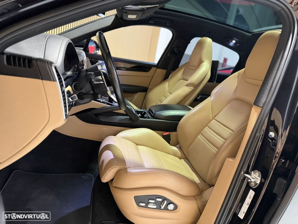 Porsche Cayenne Coupé E-Hybrid Platinum Edition - 8
