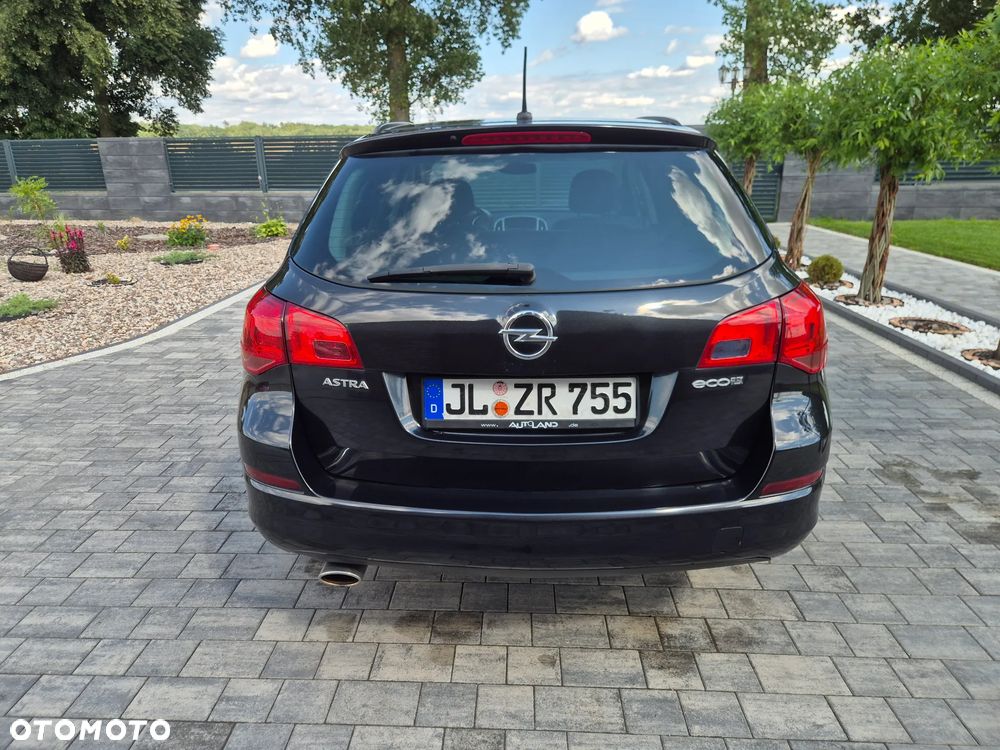 Opel Astra 1.4 Turbo 150 Jahre - 10