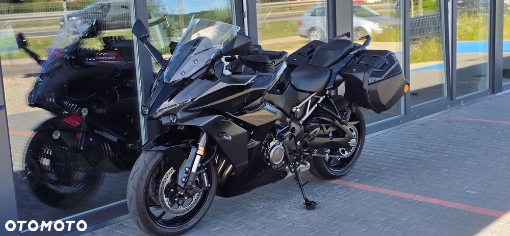 Suzuki GSX - 26