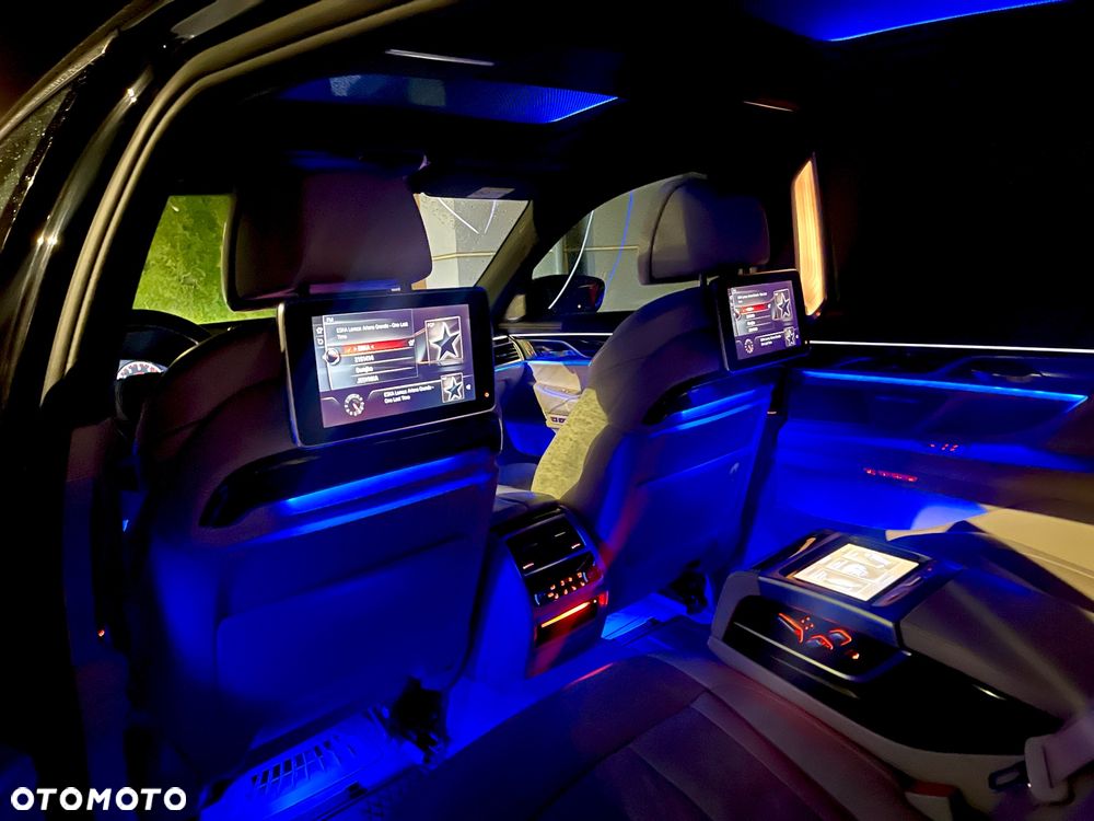 BMW Seria 7 750Li xDrive - 10