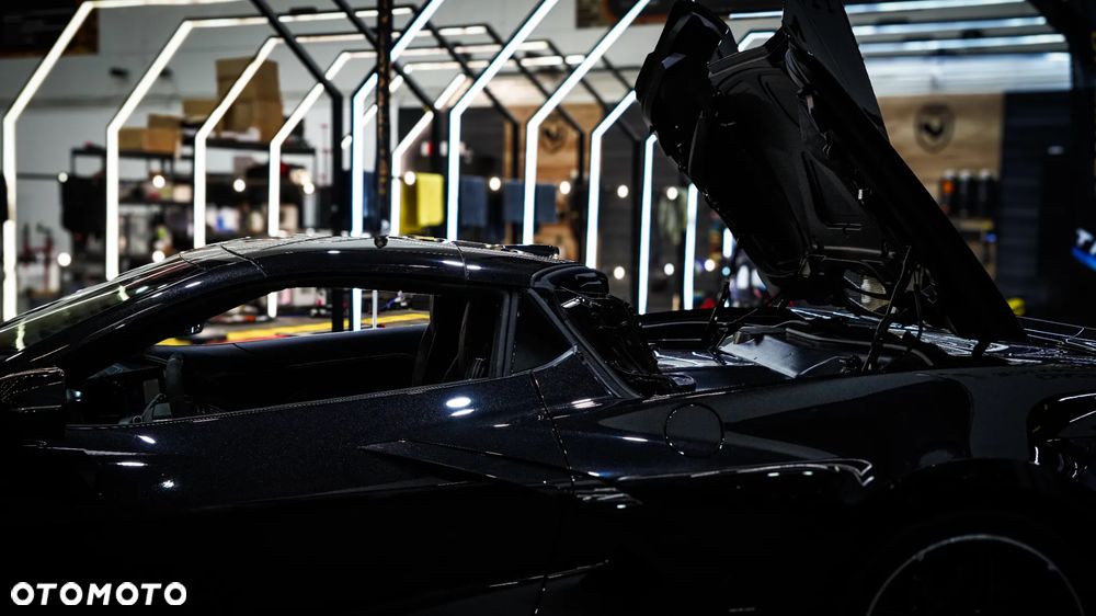 Chevrolet Corvette - 12