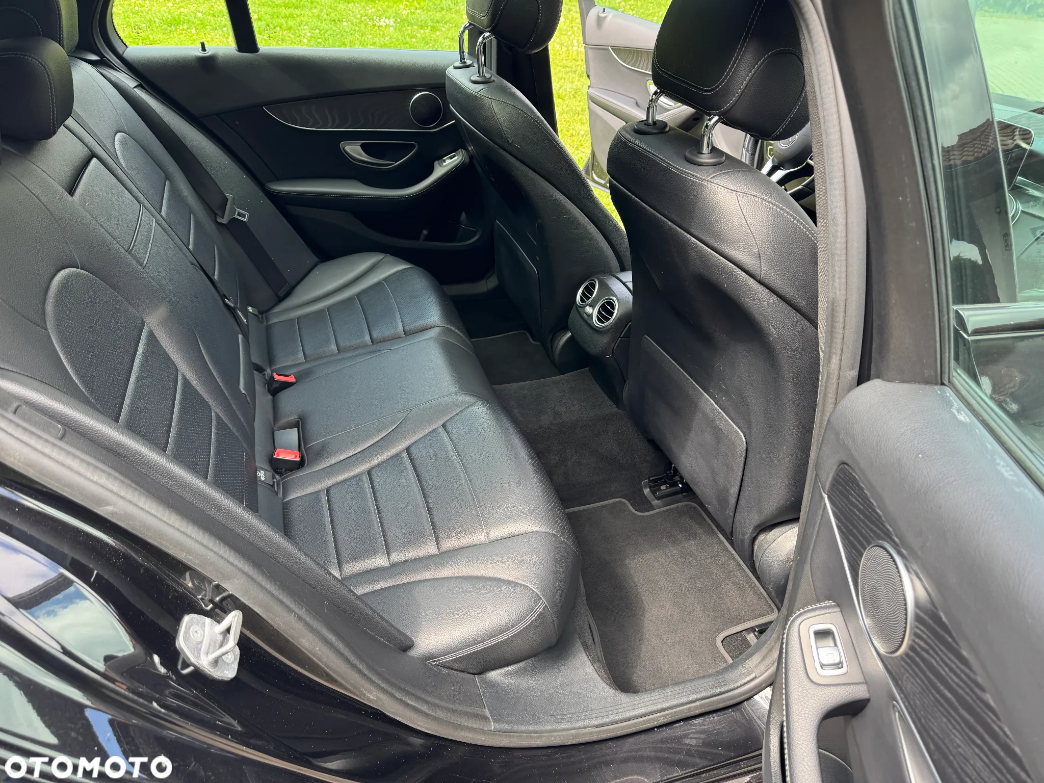 Mercedes-Benz Klasa C 300 4Matic T 9G-TRONIC - 20
