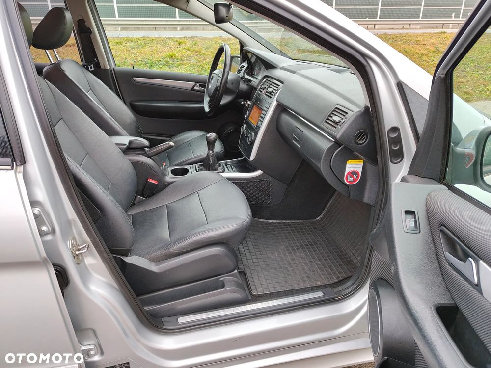 Mercedes-Benz Klasa B 180 CDI Special Edition - 32