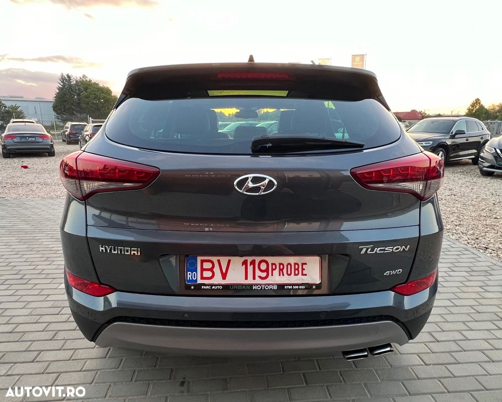 Hyundai Tucson 2.0 CRDI 4WD Automatik Premium - 12