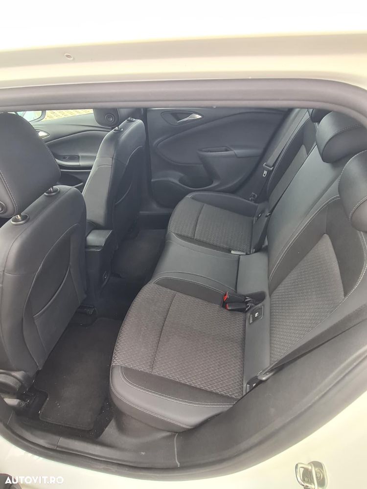 Opel Astra 1.6 CDTI ECOTEC Start/Stop Dynamic - 8