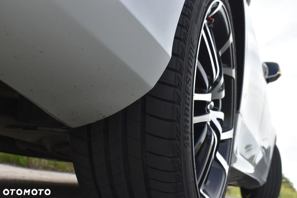 Volvo V90 D4 Momentum Pro - 34
