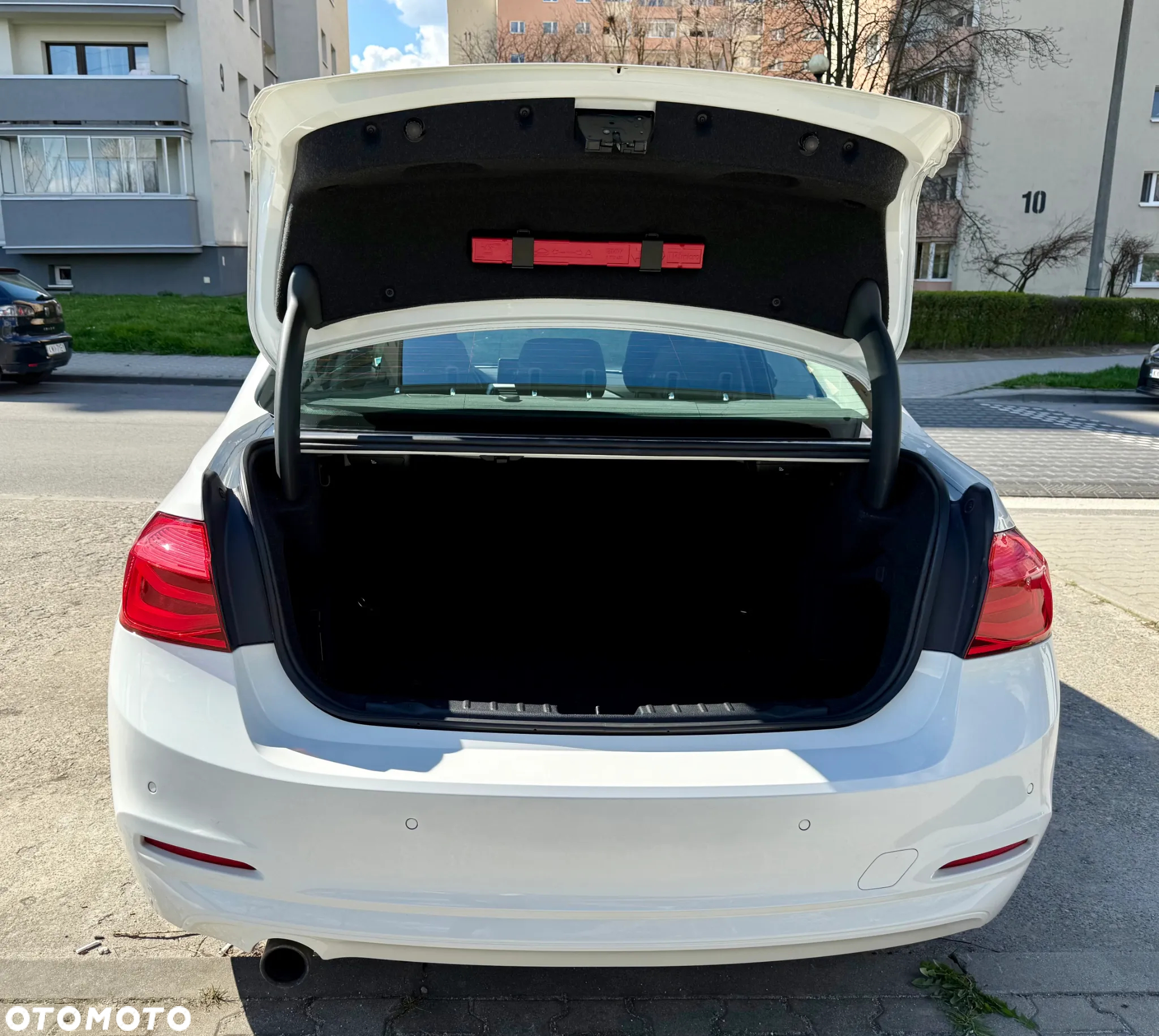 BMW Seria 3 318i - 12