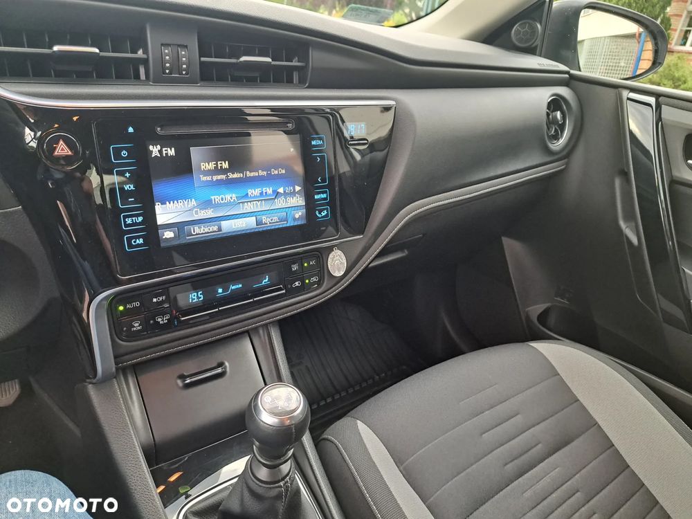 Toyota Auris - 25
