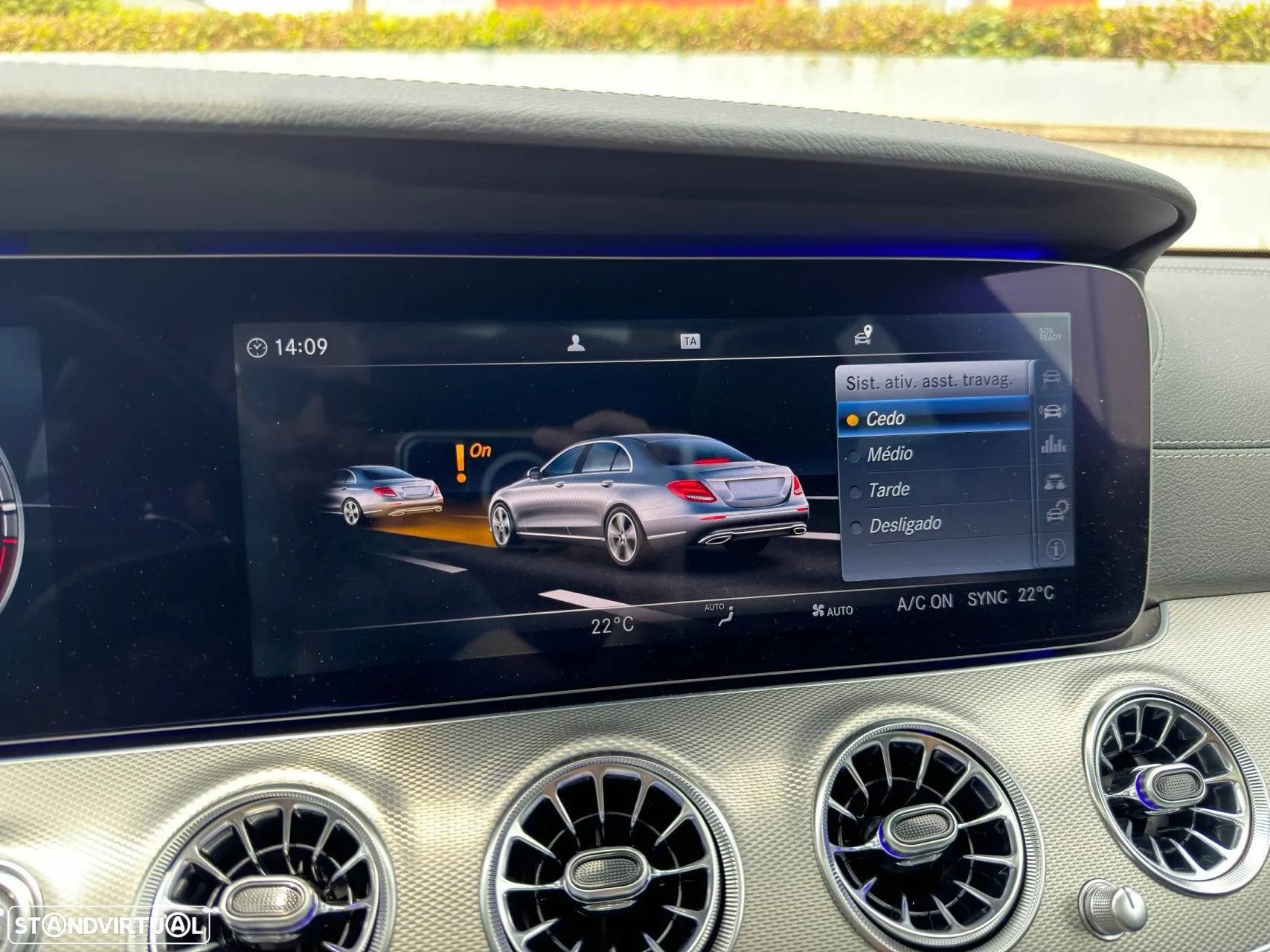 Mercedes-Benz E 220 d 9G-TRONIC AMG Line - 56