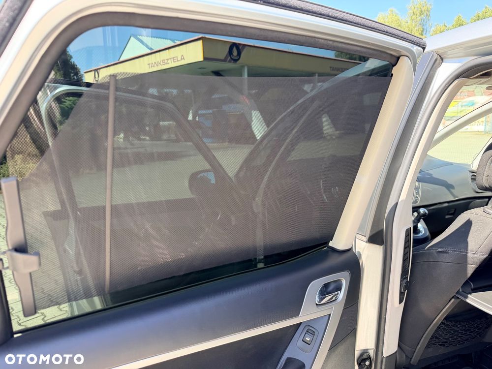 Citroën C4 Picasso 1.8i SX - 16