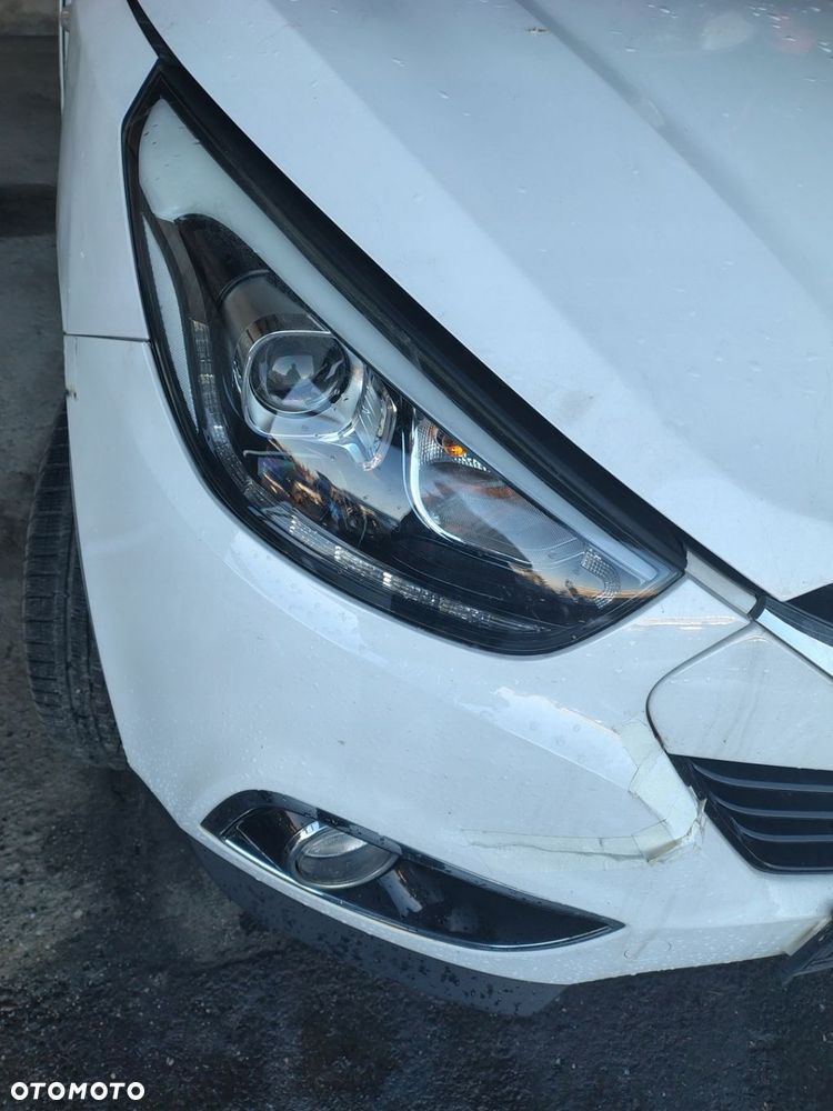 HYUNDAI IX35 LAMPA PRAWA PRZÓD PRZEDNIA EU SOCZEWKA LED - 1