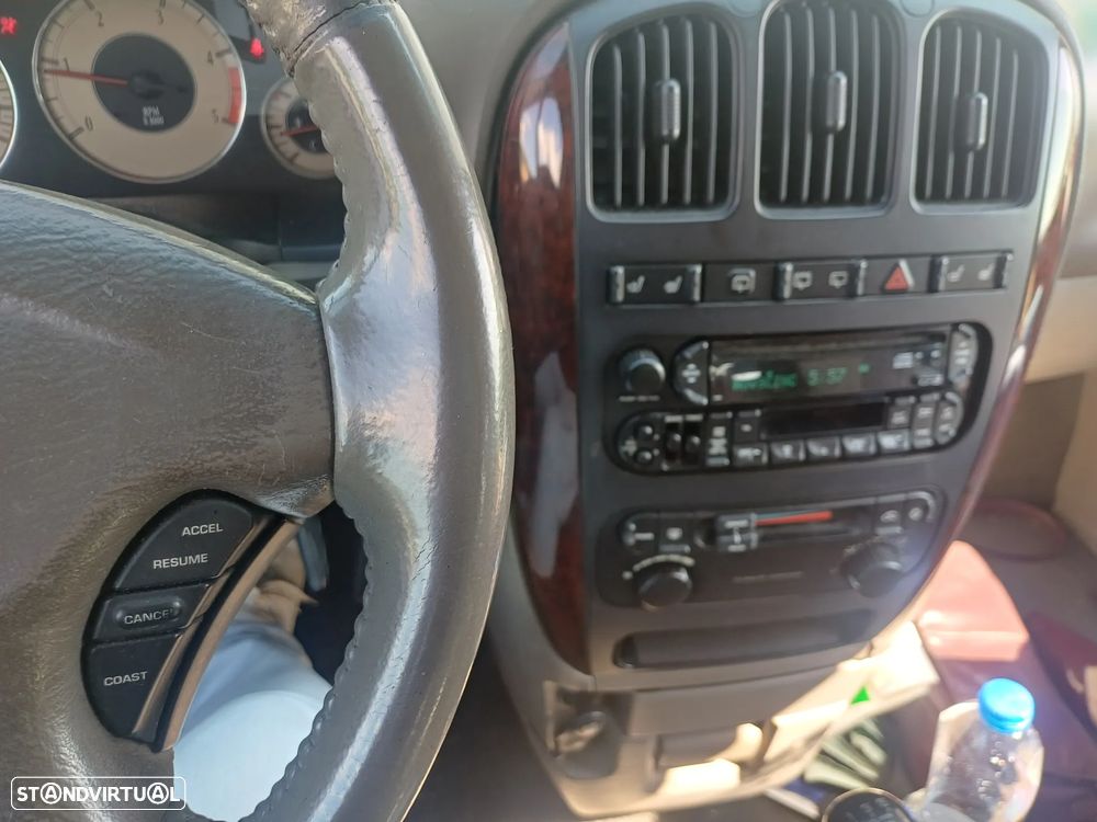 Chrysler Voyager 2.5 TD SE - 10